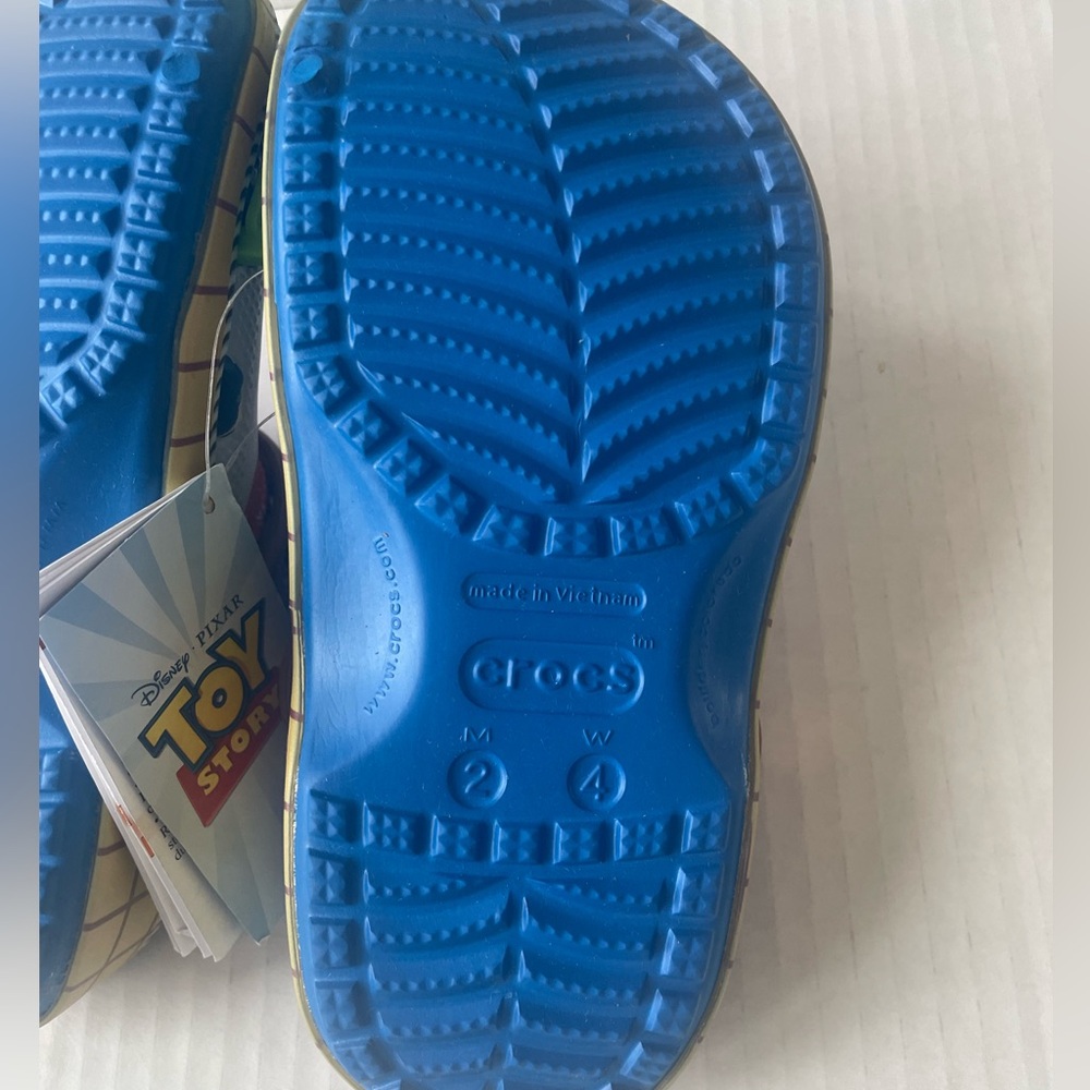 Crocs CLASSIC TOY STORY CLOG adults M2 W 4 - Picture 7 of 8